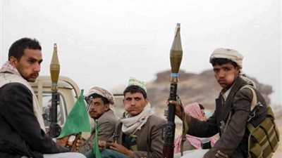 الحوثيون يطردون القاعدة من بلدة مهمة بوسط اليمن