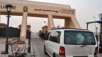 منع موظفي الجمارك من دخول منفذ السلوم البري