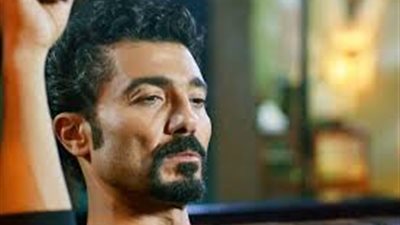 خالد النبوي يقدم العزاء في ضحايا تفجير لبنان ويصفه بالخسيس