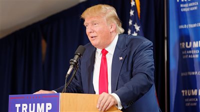 البيت الأبيض يعترف: ترامب يغرم الدولة 500 مليار دولار سنويا