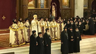 محافظ الدقهلية يحضر عشية سيامة الأساقفة الجدد بالكاتدرائية المرقسية