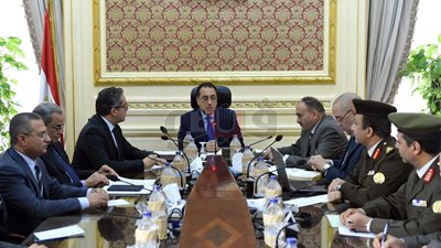 الحكومة تتابع الموقف التنفيذي لمشروع تطوير منطقة الأهرامات