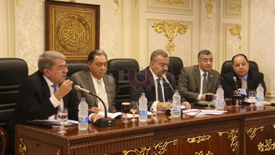 أزمة بين وزيري الصحة والمالية بالبرلمان بسبب المستشفيات الجامعية