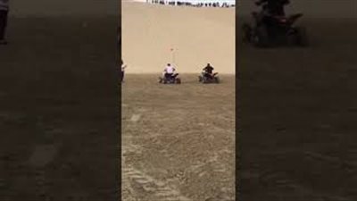 لحظة تعرض قائد بيتش باجي لحادث مروع في الرياض (فيديو)