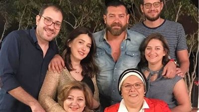 أول ظهور لـ «كندة علوش» بعد الولادة مع العائلة