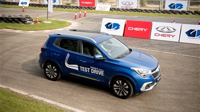 اختبار قيادة سريع لشيري «تيجو4 - أريزو5» على حلبة أوتوفوروم (صور)