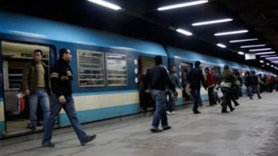 عودة حركة المترو لطبيعتها بعد إطلاق الإخوان الشماريخ بـ