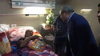 وفد من الفنانين يقدم حلوى المولد النبوي لمصابي الروضة في الإسماعيلية