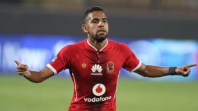 يوسف يقود تدريبات بدنية إضافية لمؤمن زكريا في مران الأهلي