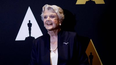 ممثلة أمريكية على طريقة نبيه الوحش: الستات سبب التحرش