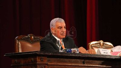 زاهي حواس: «عزمت بيل جيتس على الغداء عشان يتبرع لمصر ومتبرعش»