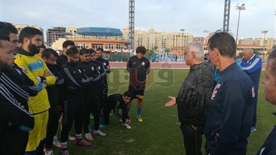 عامر يحفز لاعبي سموحة قبل مواجهة الاتحاد السكندري (صور)
