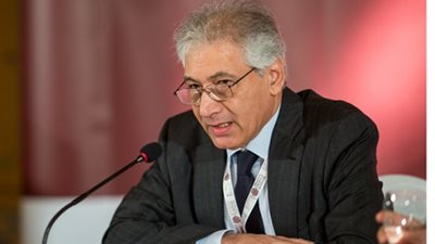 أحمد جلال: لابد من وضع سقف للدين العام والحد من القروض