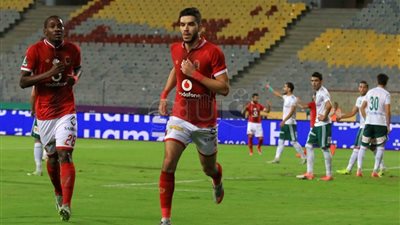 «الأهلي» يتقدم بهدف أمام المصري بالشوط الأول
