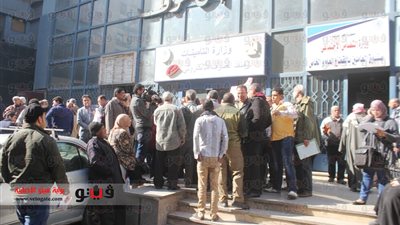بالفيديو والصور.. وقفة احتجاجية لأصحاب المعاشات أمام 