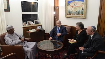 نتنياهو يلتقي رئيس تشاد بالقدس المحتلة (فيديو وصور)