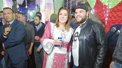 نجم مسرح مصر يحتفل بحنته بالمطرية (فيديو وصور)