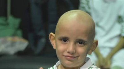 أنت الأمل في الحياة.. قصة طفل حارب السرطان بمباراة الاتحاد والطلائع