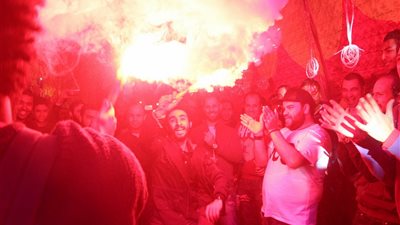 شماريخ وألعاب نارية في حنة نجم مسرح مصر محمد عبد الرحمن (فيديو)