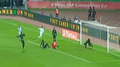 الرجاء يقترب من لقب الكونفدرالية بثلاثية في فيتا كلوب (فيديو)