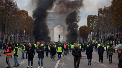 ماكرون يطالب حكومته بتقديم إجابات واضحة عن خطته لخفض الأسعار