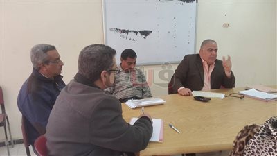 قوى السويس تناقش نقاط ضعف مفتشي العمل (صور)