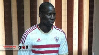 «دومينيك» يؤازر لاعبي الزمالك من مدرجات ملعب السلام