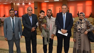 استجابة لـ«فيتو».. محافظ الشرقية يقرر صرف مساعدة مالية لأسرة الطفل زياد
