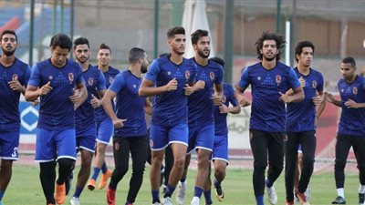 تدريبات إضافية لـ٩ لاعبين عقب مران الأهلي
