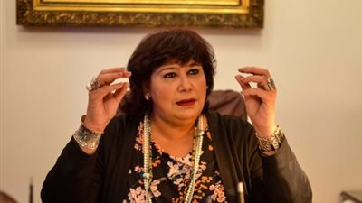 وزيرة الثقافة: استردينا مخطوطة عرضت للبيع في مزاد بريطاني