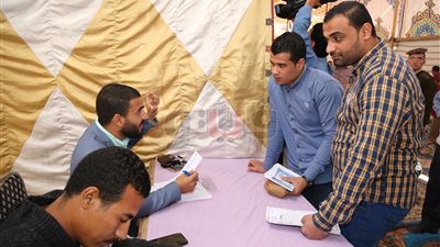 18 صورة ترصد فعاليات أكبر ملتقى توظيفي بقنا