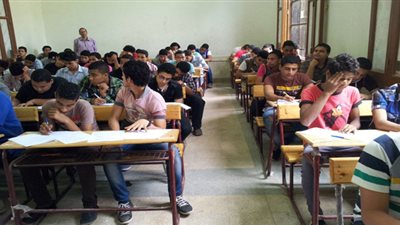 38 ألف طالب يؤدون امتحانات الدبلومات الفنية في 79 لجنة بأسيوط