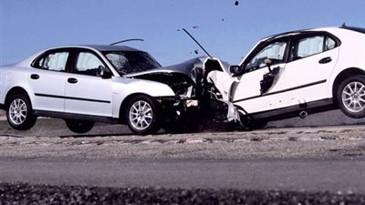 مصرع سائق ونجليه وإصابة سكرتيرة بمعهد القلب في حادث سير بالبحيرة