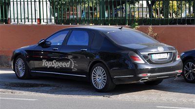 «مرسيدس» تطرح أول صور تشويقية لسيارتها الجديدة