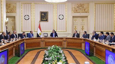 مميش: مشروعات دبي في قناة السويس ترفع تصنيفها الاستثماري