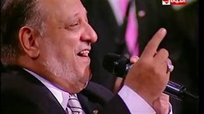 الكحلاوي: المطرب يغني بصوته والمداح بقلبه (فيديو)