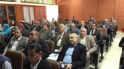 «هندسة أسيوط» تناقش التأثيرات البيئية لمشروع القناطر الجديدة (صور)