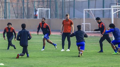 مران قوي للغائبين عن الأهلي في مباراة المقاولون