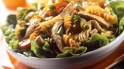 طريقة إعداد وجبة المكرونة باللحم المدخن والكريمة