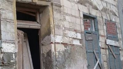 صدر قرار إزالة في 2011.. إخلاء عقار في طرة البلد لخطورته على السكان