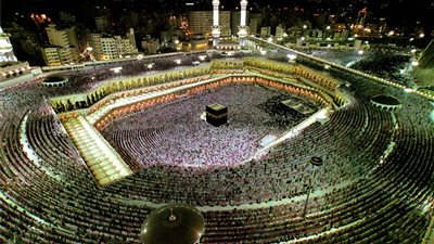 إنشاء باب لحِجْر الكعبة المشرفة لتنظيم دخول المصلين