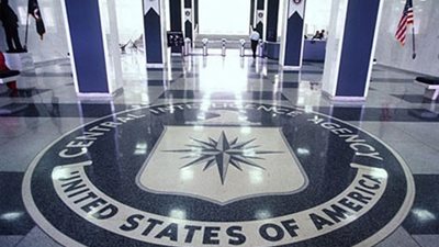 «بتريوس» يحذر من شل الإرهابيين حركة المرور الجوي بالصواريخ