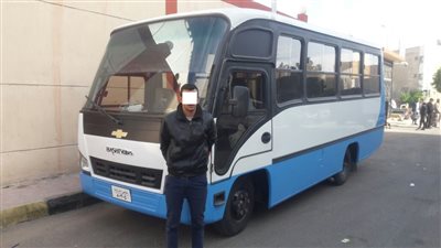 القبض على سائق سرق أتوبيسا سياحيا في الغردقة (صور)