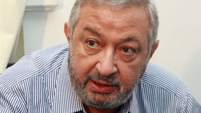 فنانون عانوا مرارة الحجز على أموالهم.. «عربون عمل سينمائي» سبب ورطة نور الشريف.. التهرب الضريبي لاحق «شيريهان».. «ديانا كرزون» تقع في فخ الديون.. وناصر القصبي آخر المنضمي