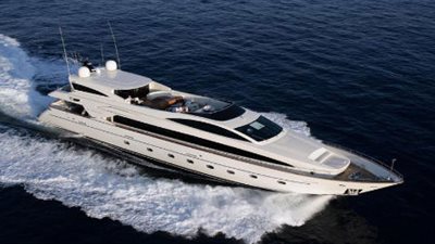 اصطدام لنش بمعدية في المجرى الملاحي لقناة السويس