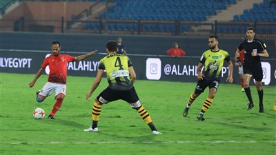 الأهلي يتعادل سلبيا مع المقاولون العرب في الشوط الأول