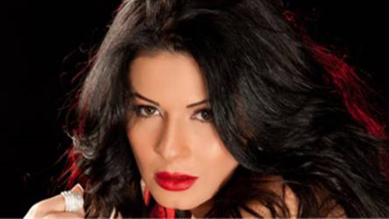 الفنانة نجلاء بدر