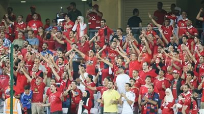 جماهير الأهلي تهاجم اللاعبين والإدارة عقب الهزيمة من المقاولون