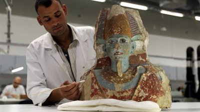 تفاصيل ترميم 8 آلاف قطعة أثرية منقولة للمتحف القومي للحضارة