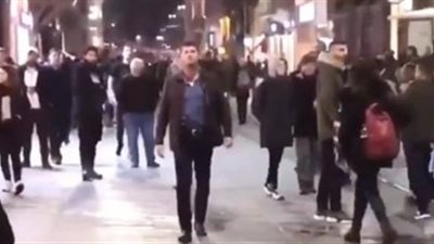 رد فعل فتيات عربيات لحظة رؤيتهم «مهند» التركي بشوارع إسطنبول (فيديو)